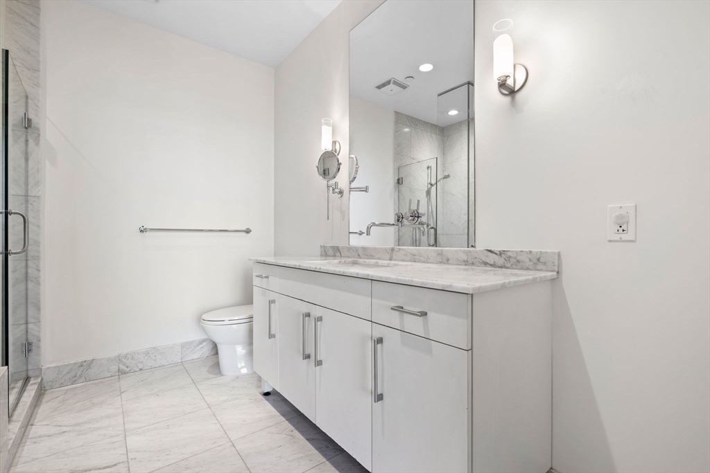 2 bed, 2 bath apartment for rent at 360 Newbury St Unit 705, Back Bay — photo 14 of 21