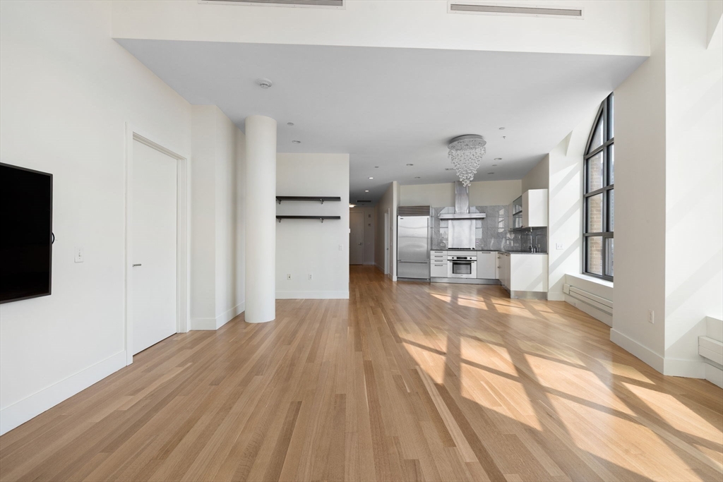 2 bed, 2 bath apartment for rent at 360 Newbury St Unit 705, Back Bay — photo 6 of 21