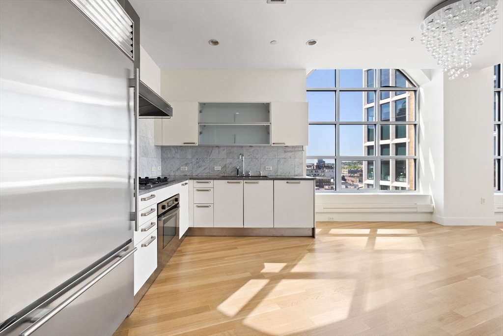 2 bed, 2 bath apartment for rent at 360 Newbury St Unit 705, Back Bay — photo 10 of 21