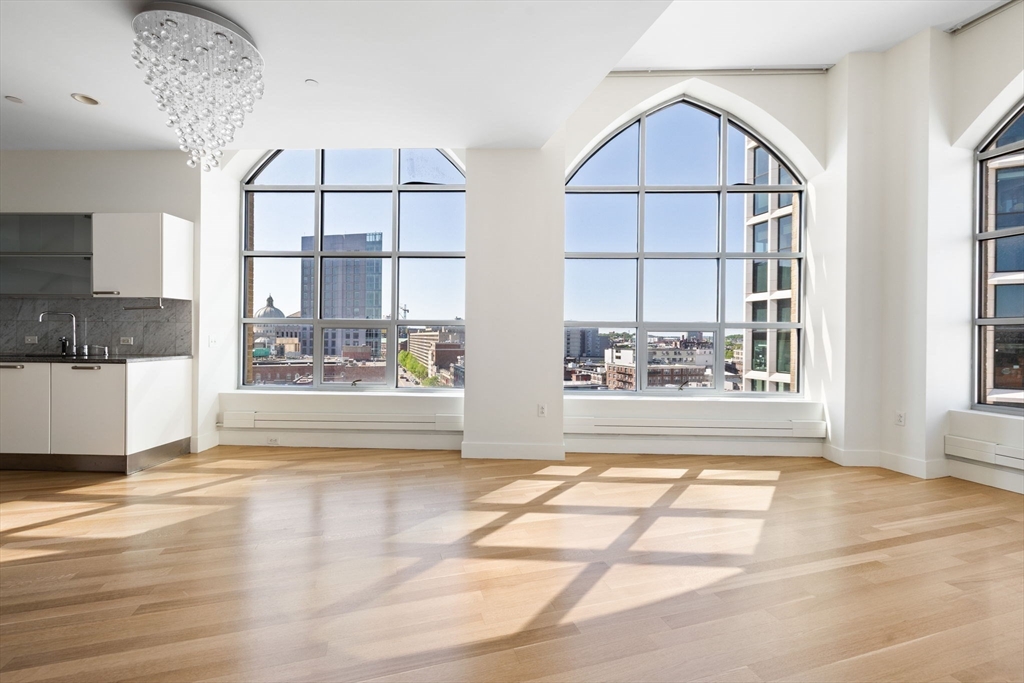 2 bed, 2 bath apartment for rent at 360 Newbury St Unit 705, Back Bay — photo 3 of 21