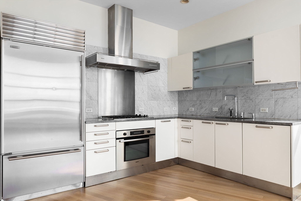 2 bed, 2 bath apartment for rent at 360 Newbury St Unit 705, Back Bay — photo 9 of 21