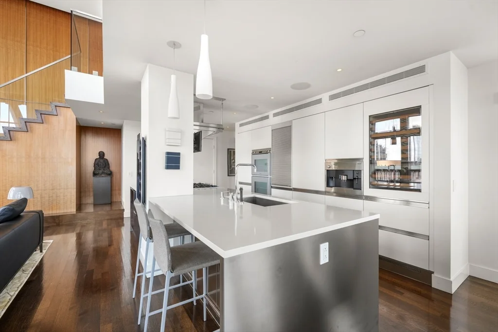 2 bed, 2 bath apartment for rent at 360 Newbury St Unit PH 810, Back Bay — photo 9 of 28