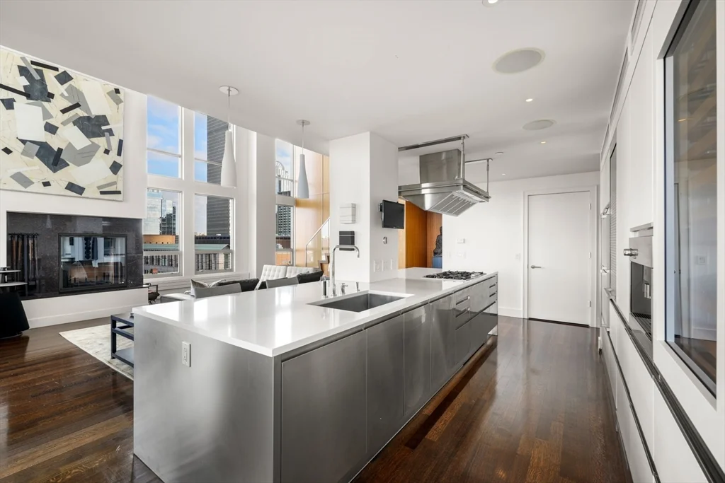 2 bed, 2 bath apartment for rent at 360 Newbury St Unit PH 810, Back Bay — photo 10 of 28