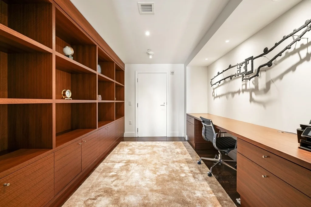 2 bed, 2 bath apartment for rent at 360 Newbury St Unit PH 810, Back Bay — photo 22 of 28