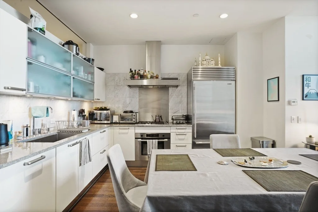 1 bed, 1 bath apartment for rent at 360 Newbury Unit 502, Back Bay — photo 5 of 12