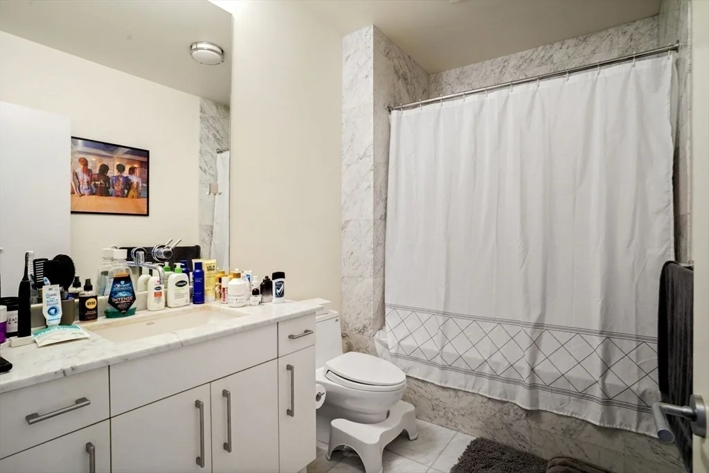 1 bed, 1 bath apartment for rent at 360 Newbury Unit 502, Back Bay — photo 7 of 12