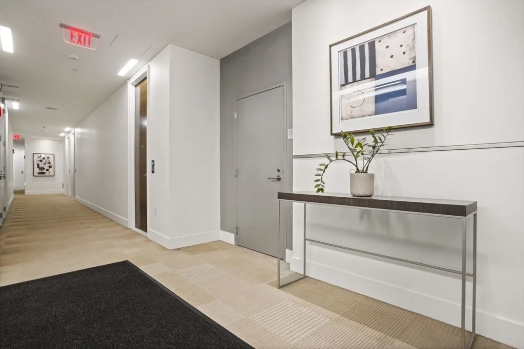 1 bed, 1 bath apartment for rent at 360 Newbury Unit 502, Back Bay — photo 8 of 12