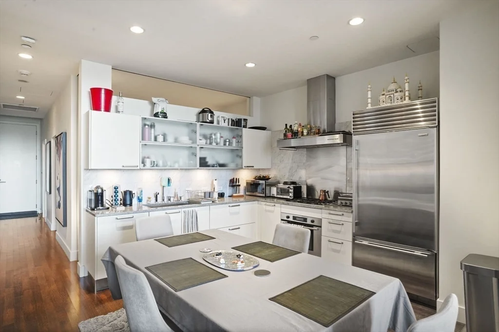 1 bed, 1 bath apartment for rent at 360 Newbury Unit 502, Back Bay — photo 4 of 12