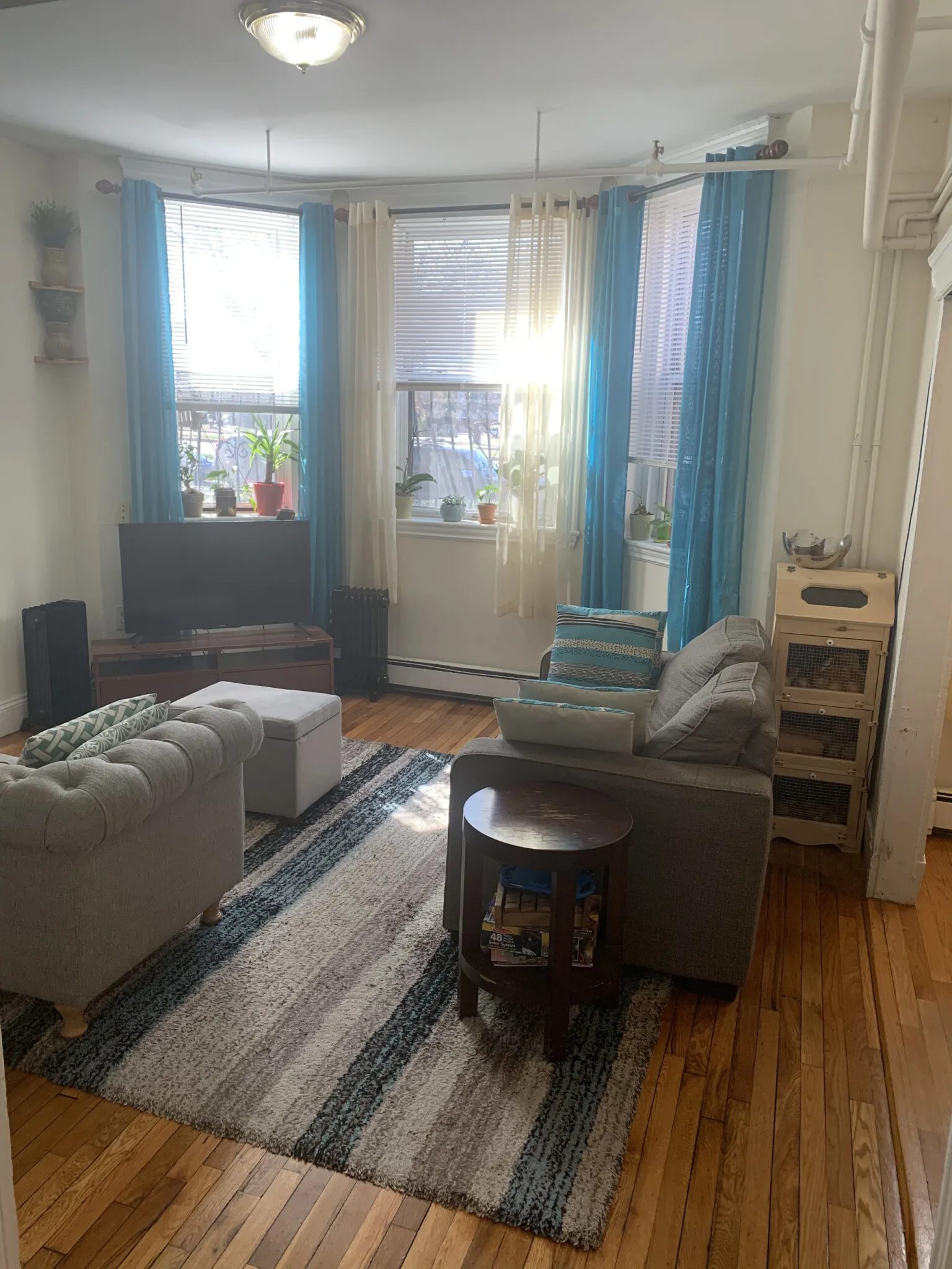 2 bed, 1 bath apartment for rent at 360 Riverway Unit 2, Mission Hill — photo 3 of 29