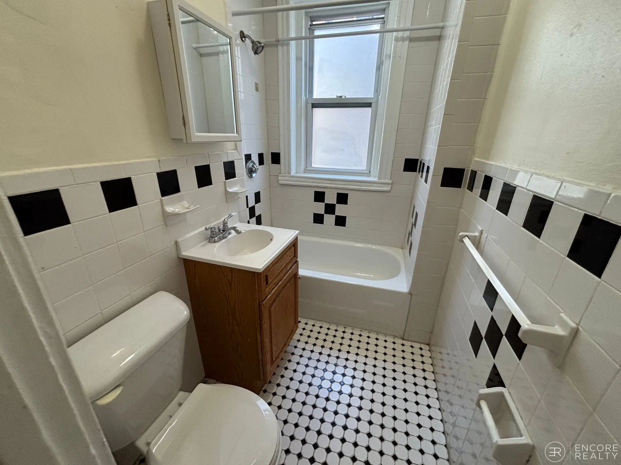 Studio bed, 1 bath apartment for rent at 360 Riverway Unit 21, Mission Hill — photo 4 of 7