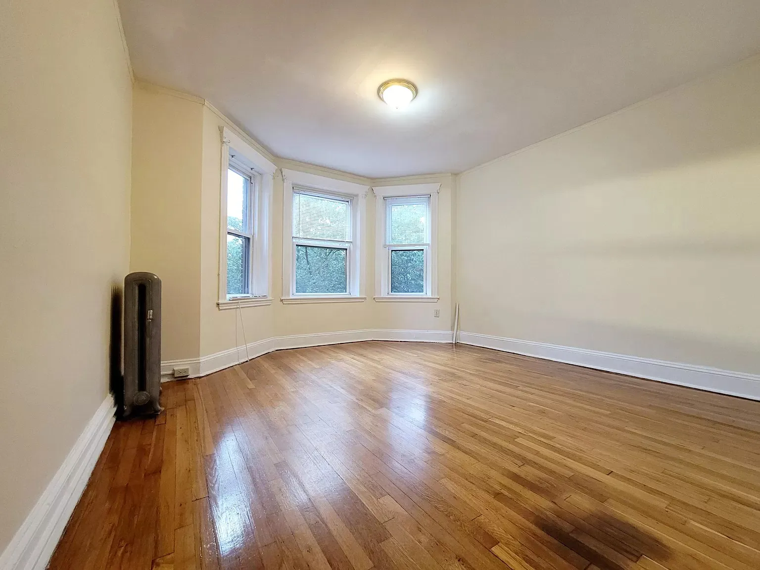 1 bed, 1 bath apartment for rent at 360 Riverway Unit 5, Mission Hill