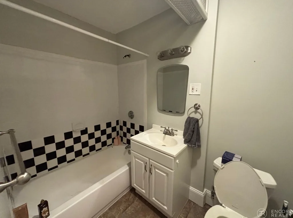 Studio bed, 1 bath apartment for rent at 360 Tappan Unit B, Brookline — photo 6 of 7