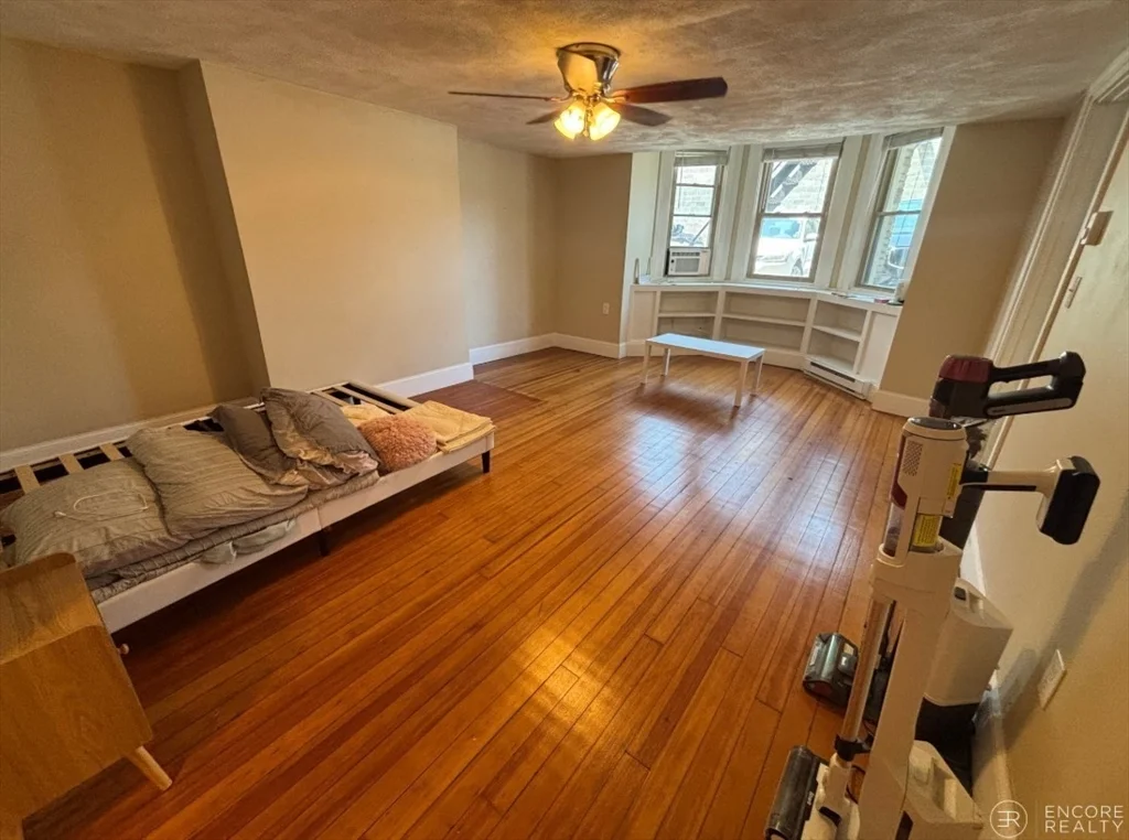 Studio bed, 1 bath apartment for rent at 360 Tappan Unit B, Brookline — photo 3 of 7