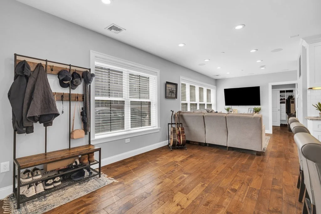 1 bed, 1 bath apartment for rent at 360 W 2nd St Unit 20, Boston — photo 3 of 10