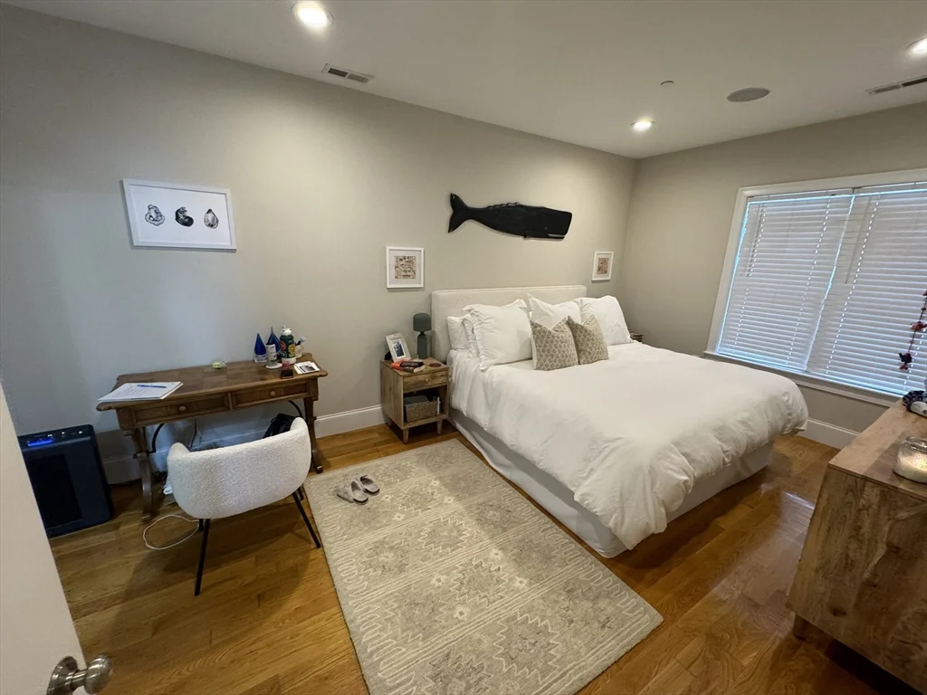 2 bed, 2 bath apartment for rent at 360 W 2nd St Unit 3, South Boston — photo 4 of 11
