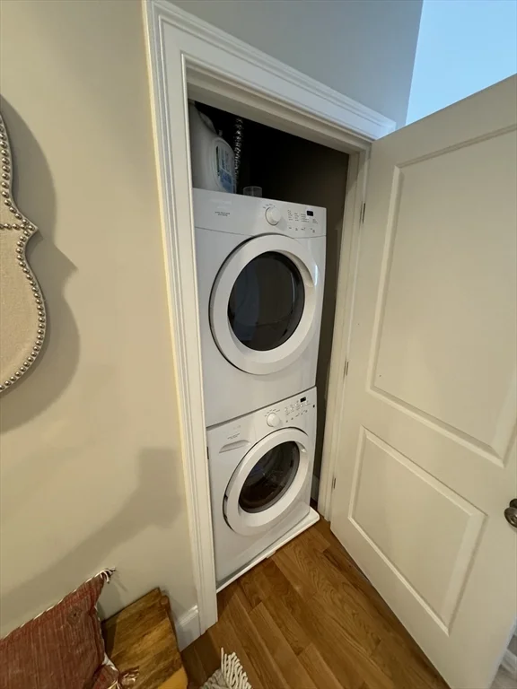 2 bed, 2 bath apartment for rent at 360 W 2nd St Unit 3, South Boston — photo 9 of 11