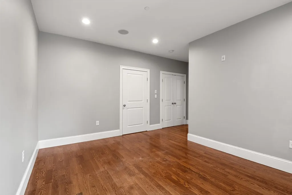 2 bed, 2 bath apartment for rent at 360 W 2nd St Unit 14, South Boston — photo 16 of 40