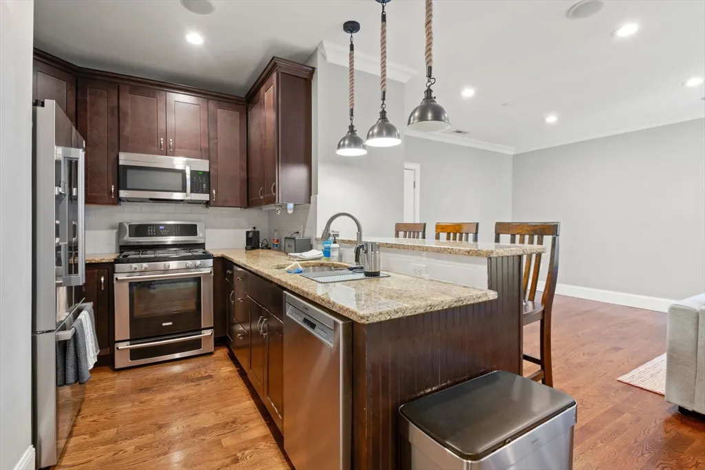 2 bed, 2 bath apartment for rent at 360 W 2nd St Unit 14, South Boston — photo 11 of 40