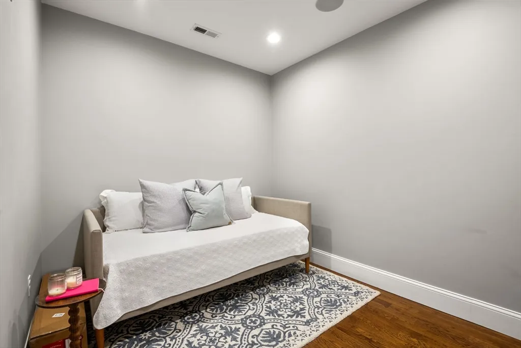 2 bed, 2 bath apartment for rent at 360 W 2nd St Unit 14, South Boston — photo 28 of 40