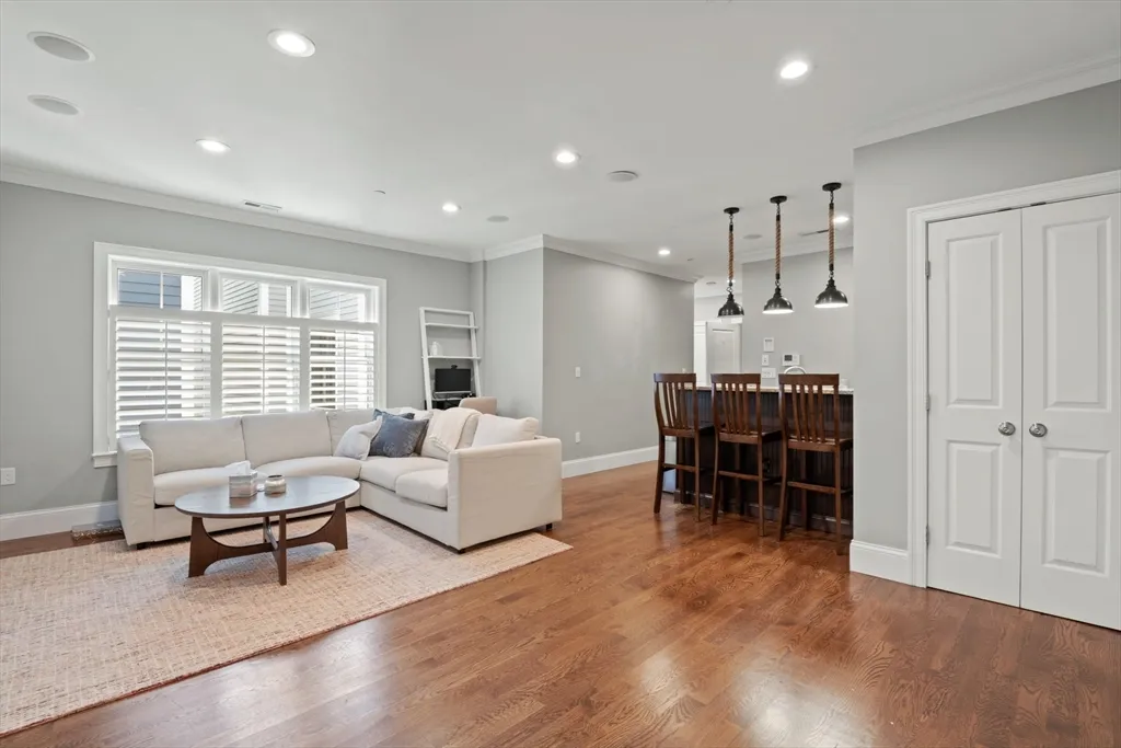 2 bed, 2 bath apartment for rent at 360 W 2nd St Unit 14, South Boston — photo 2 of 40