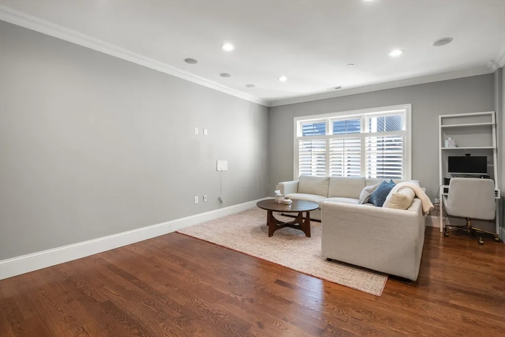 2 bed, 2 bath apartment for rent at 360 W 2nd St Unit 14, South Boston — photo 4 of 40