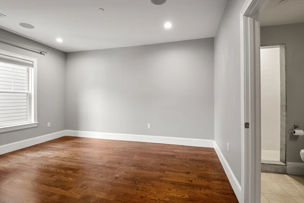 2 bed, 2 bath apartment for rent at 360 W 2nd St Unit 14, South Boston — photo 15 of 40