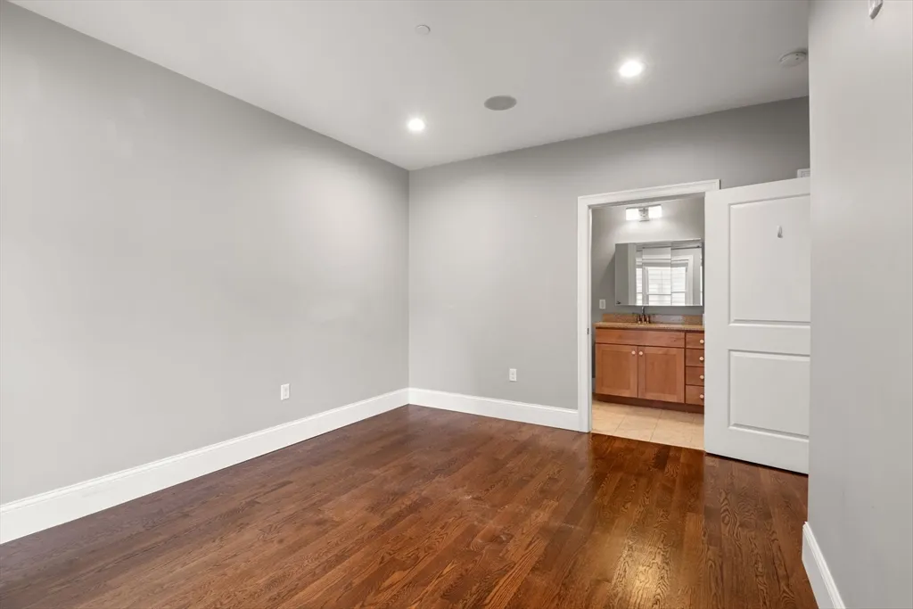 2 bed, 2 bath apartment for rent at 360 W 2nd St Unit 14, South Boston — photo 17 of 40