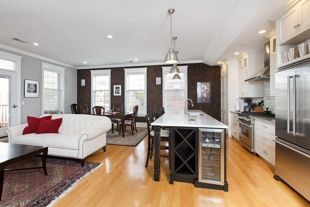 2 bed, 2 bath apartment for rent at 361 4th St Unit 4, South Boston