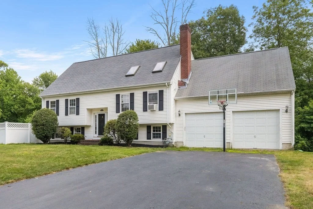 3 bed, 2 bath apartment for rent at 361 Cumberland Ave Unit 0, North Attleboro — photo 1 of 34