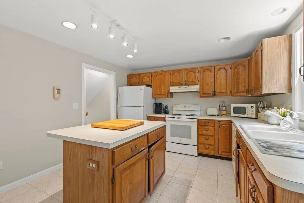 3 bed, 2 bath apartment for rent at 361 Cumberland Ave Unit 0, North Attleboro — photo 5 of 34