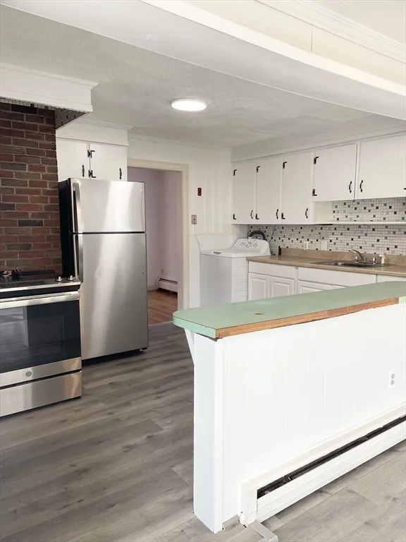 3 bed, 1 bath apartment for rent at 361 Mishawum Rd, Woburn — photo 4 of 23