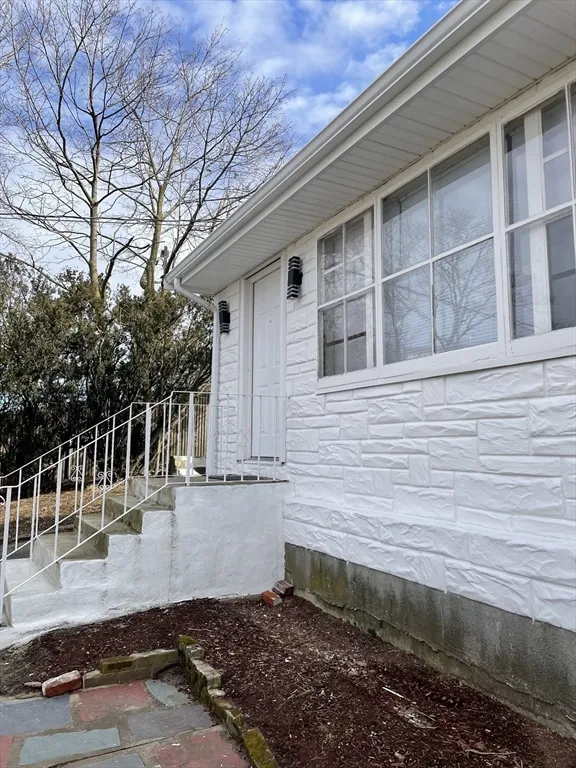 3 bed, 1 bath apartment for rent at 361 Mishawum Rd, Woburn — photo 23 of 23