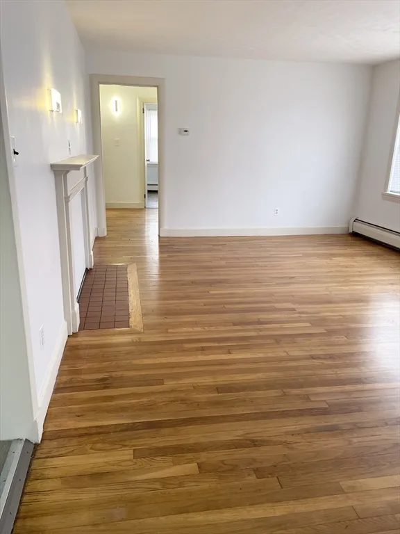 3 bed, 1 bath apartment for rent at 361 Mishawum Rd, Woburn — photo 3 of 23