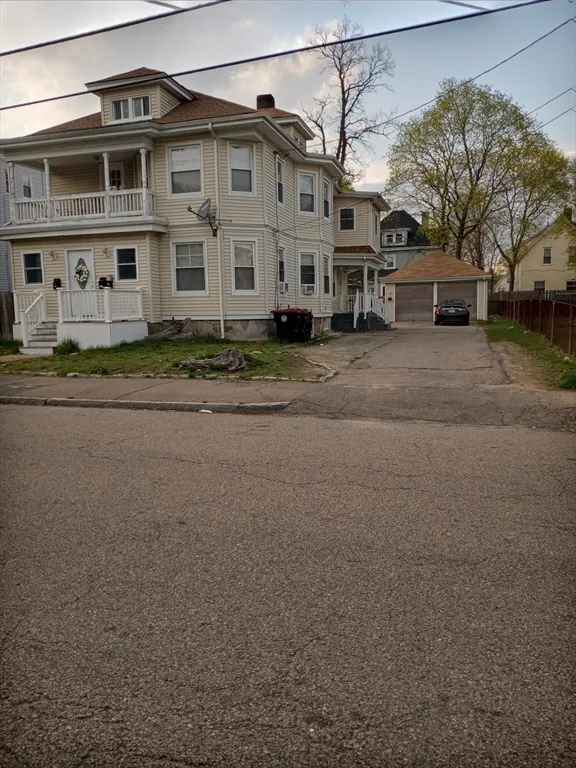 3 bed, 2 bath apartment for rent at 361 Spring St Unit 1, Brockton