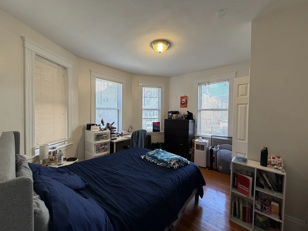 3 bed, 1 bath apartment for rent at 361 Washington St Unit 1L, The Port — photo 6 of 14