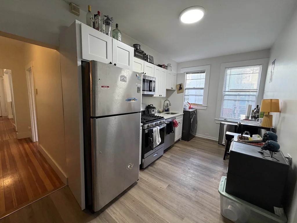 3 bed, 1 bath apartment for rent at 361 Washington St Unit 1L, The Port — photo 2 of 14