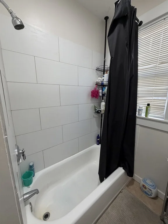 3 bed, 1 bath apartment for rent at 361 Washington St Unit 1L, The Port — photo 13 of 14