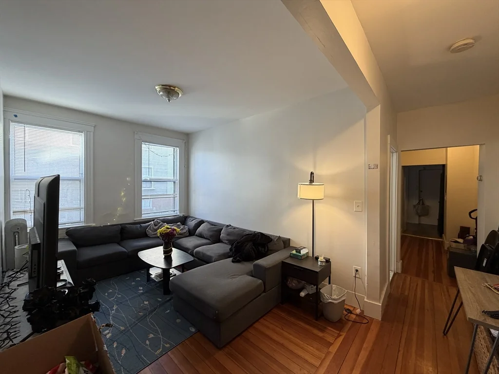 3 bed, 1 bath apartment for rent at 361 Washington St Unit 1L, The Port — photo 4 of 14