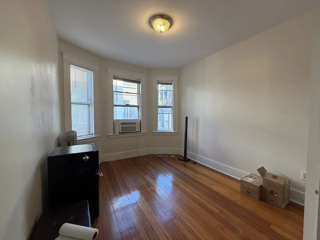 3 bed, 1 bath apartment for rent at 361 Washington St Unit 1L, The Port — photo 8 of 14