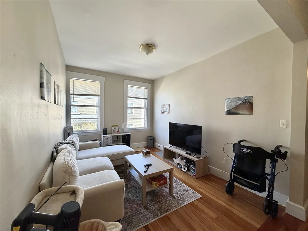 3 bed, 1 bath apartment for rent at 361 Washington St Unit 2L, Central Square — photo 5 of 12