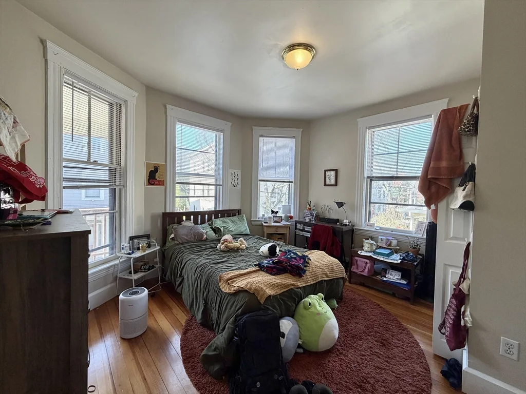 3 bed, 1 bath apartment for rent at 361 Washington St Unit 2L, Central Square — photo 1 of 12