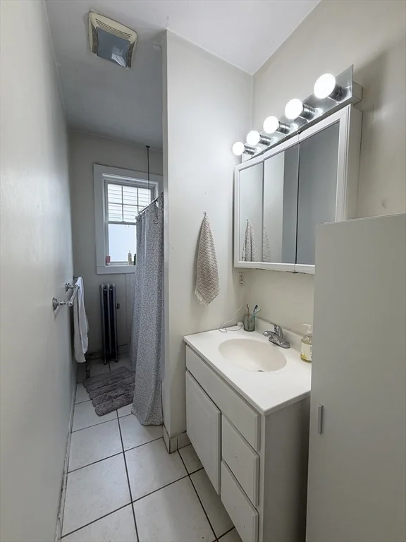 3 bed, 1 bath apartment for rent at 361 Washington St Unit 3R, The Port — photo 11 of 13