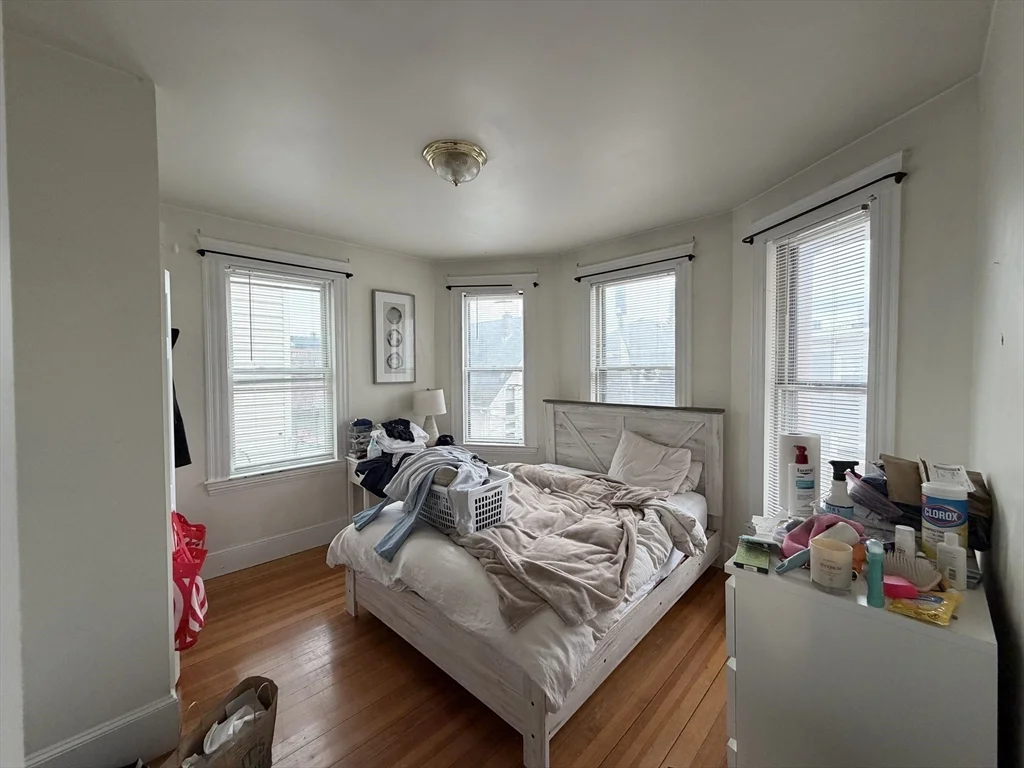 3 bed, 1 bath apartment for rent at 361 Washington St Unit 3R, The Port — photo 2 of 13
