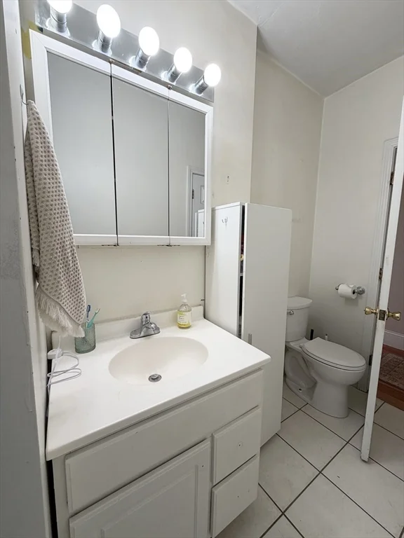 3 bed, 1 bath apartment for rent at 361 Washington St Unit 3R, The Port — photo 12 of 13