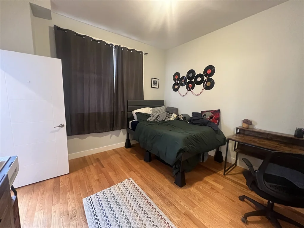 3 bed, 3 bath apartment for rent at 362-364 W 4th St Unit 1, South Boston — photo 20 of 20