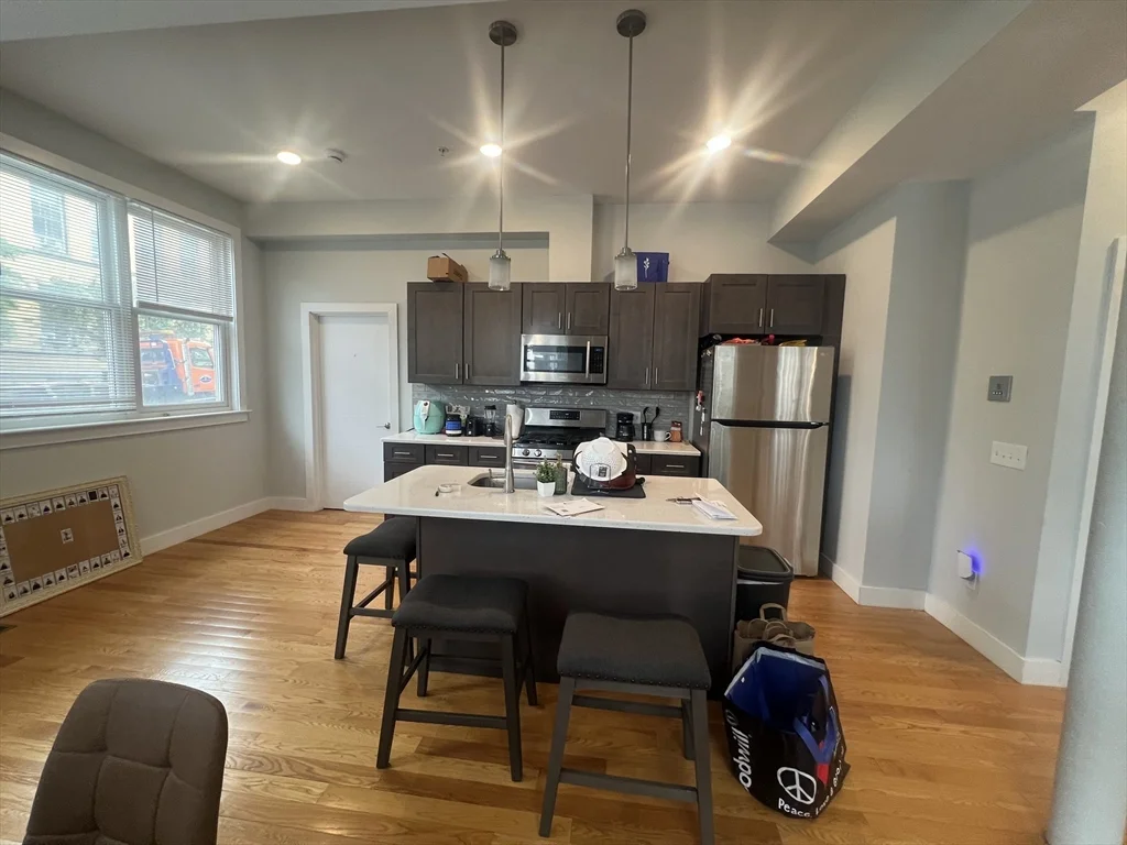 3 bed, 3 bath apartment for rent at 362-364 W 4th St Unit 1, South Boston — photo 2 of 20