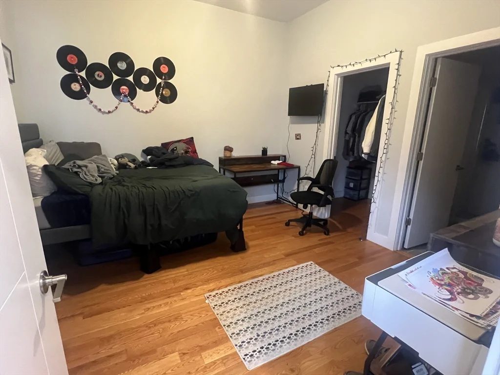 3 bed, 3 bath apartment for rent at 362-364 W 4th St Unit 1, South Boston — photo 4 of 20