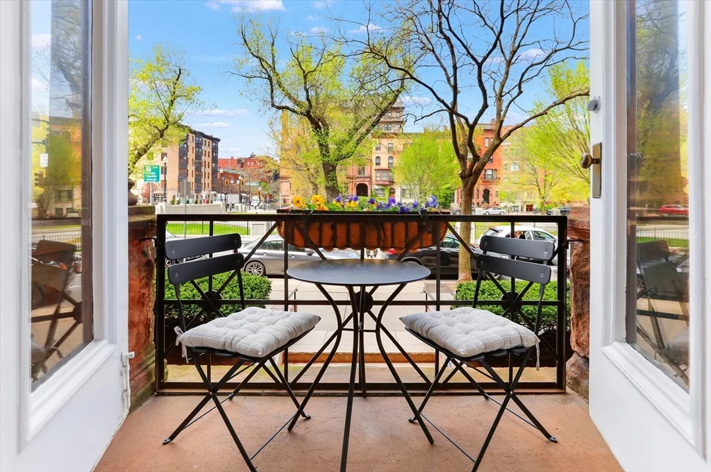 2 bed, 1 bath apartment for rent at 362 Commonwealth Ave Unit 1A, Back Bay — photo 2 of 20