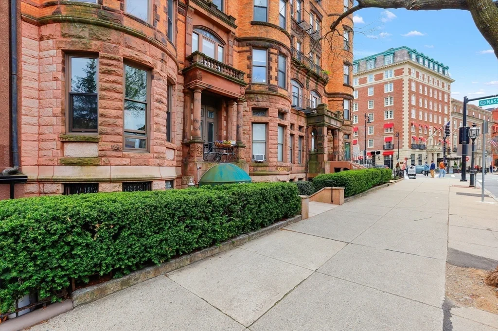 2 bed, 1 bath apartment for rent at 362 Commonwealth Ave Unit 1A, Back Bay — photo 17 of 20