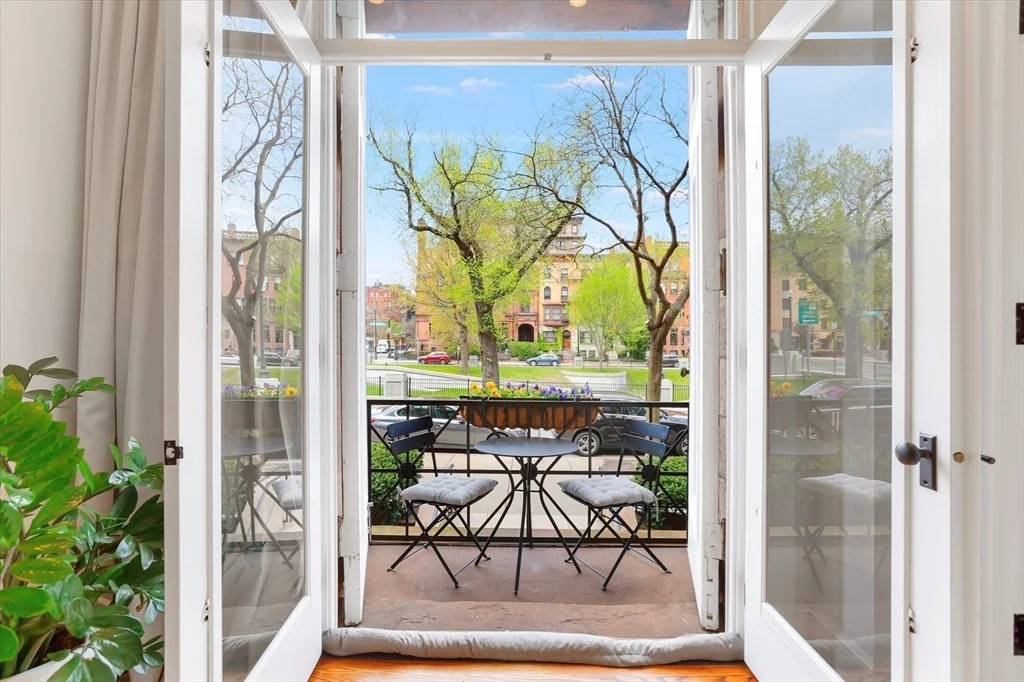 2 bed, 1 bath apartment for rent at 362 Commonwealth Ave Unit 1A, Back Bay — photo 13 of 20